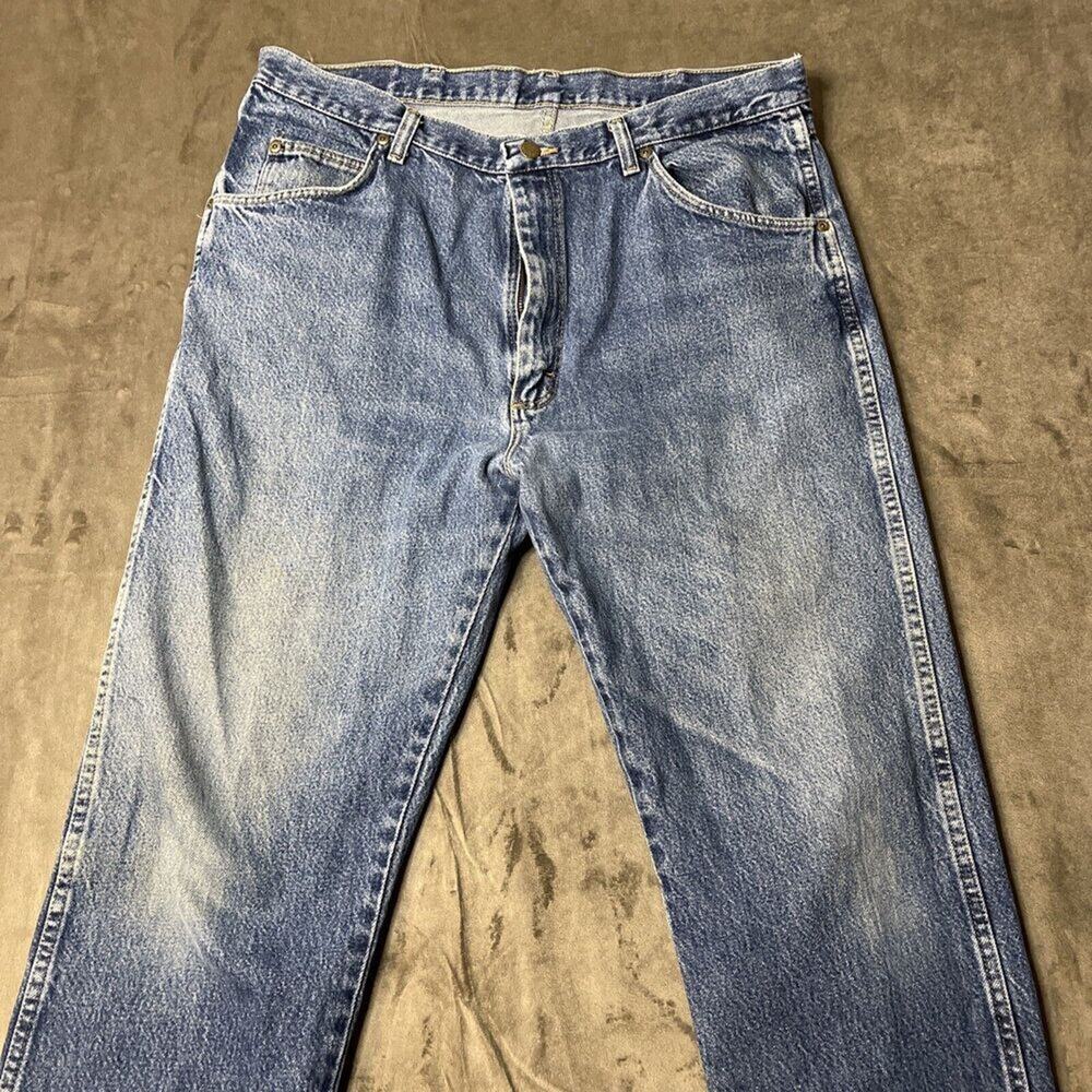 Wrangler Mens Jeans Blue Size 38x30 Rugged Wear‎ Straight Regular Fit Denim
